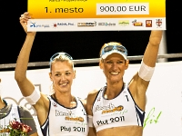 Kranj_odbojka_Andreja_Vodeb_in_Martina Jakob.jpg