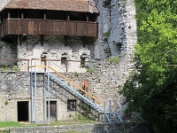 Begunje_grad_Kamen_stopnice.jpg Begunje_grad_Kamen_stopnice.jpg