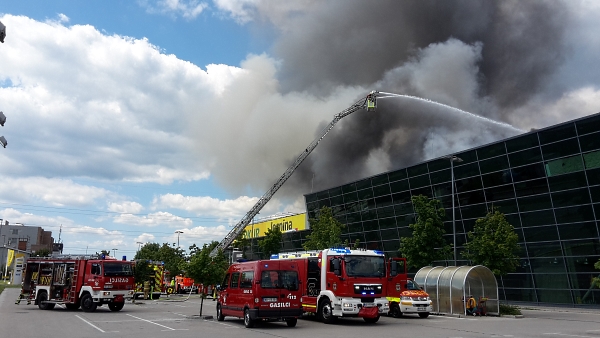 Kranj_Merkur_pozar_2016.jpg Kranj_Merkur_pozar_2016.jpg